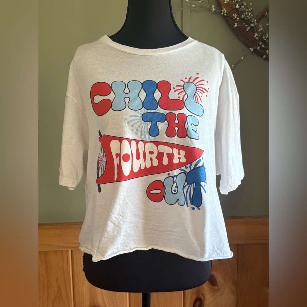 Persaya White Cotton Tee w/ Red and Blue "Chill the Fourth" Graphic size Large